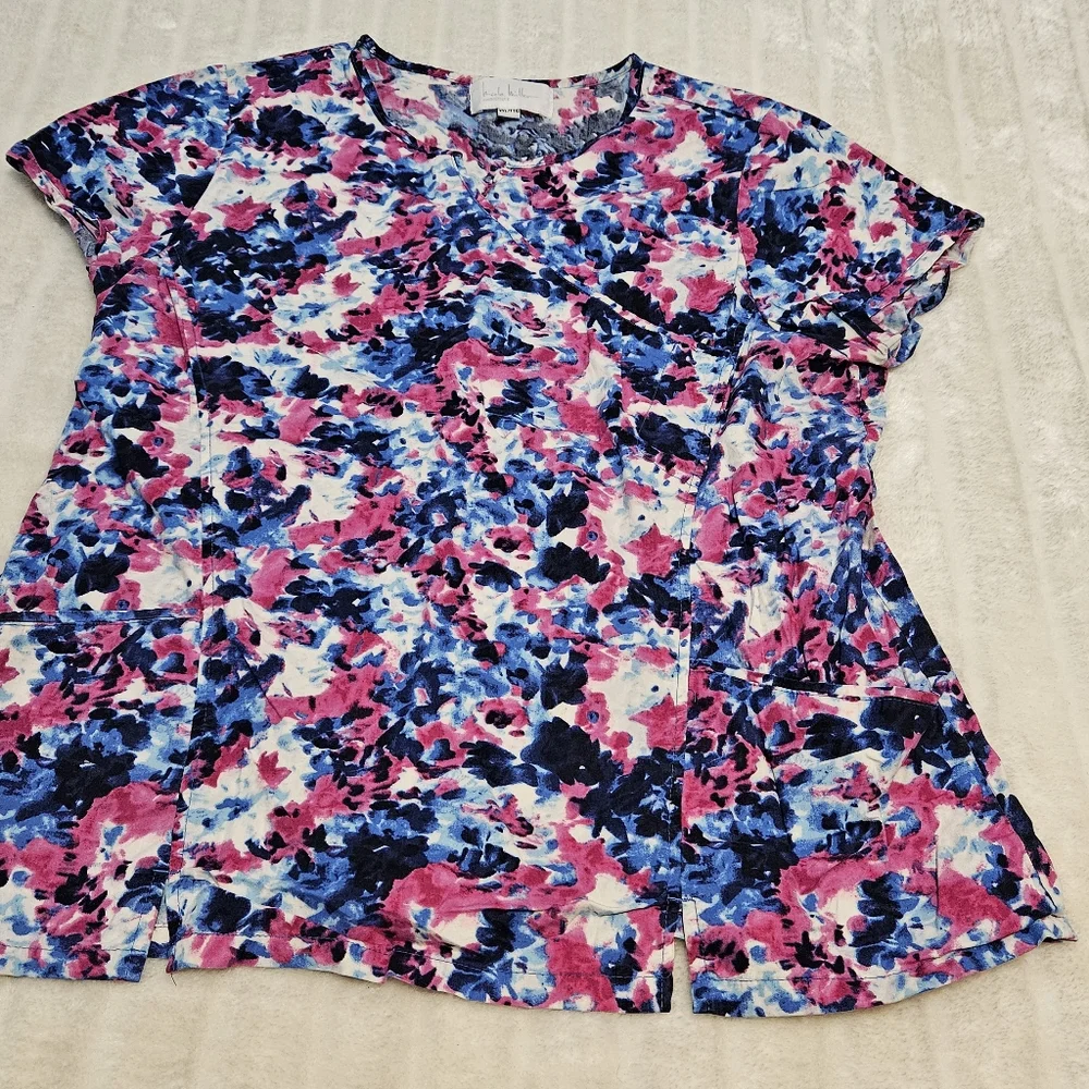 Nicole Miller Scrub Top - Picture 9 of 16